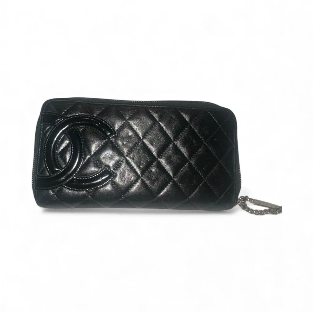 CHANEL Black Quilted Zipper Wallet